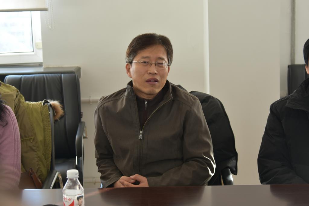 省教育工会主席于晓东在会上讲话